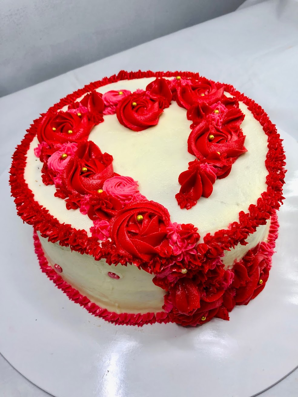 Red Love themed cake for anniversary or oldies - 1kg gallery image