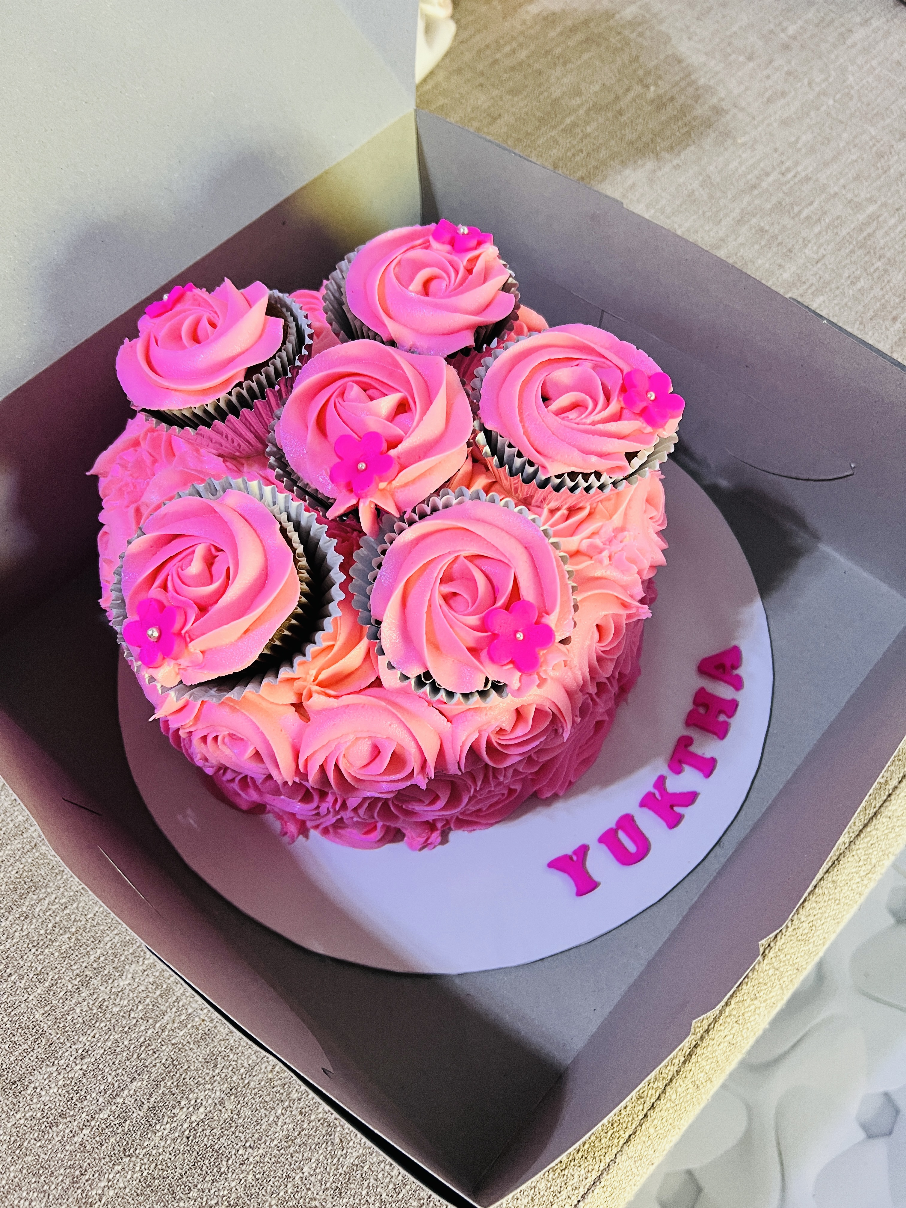 Rosette cake gallery image