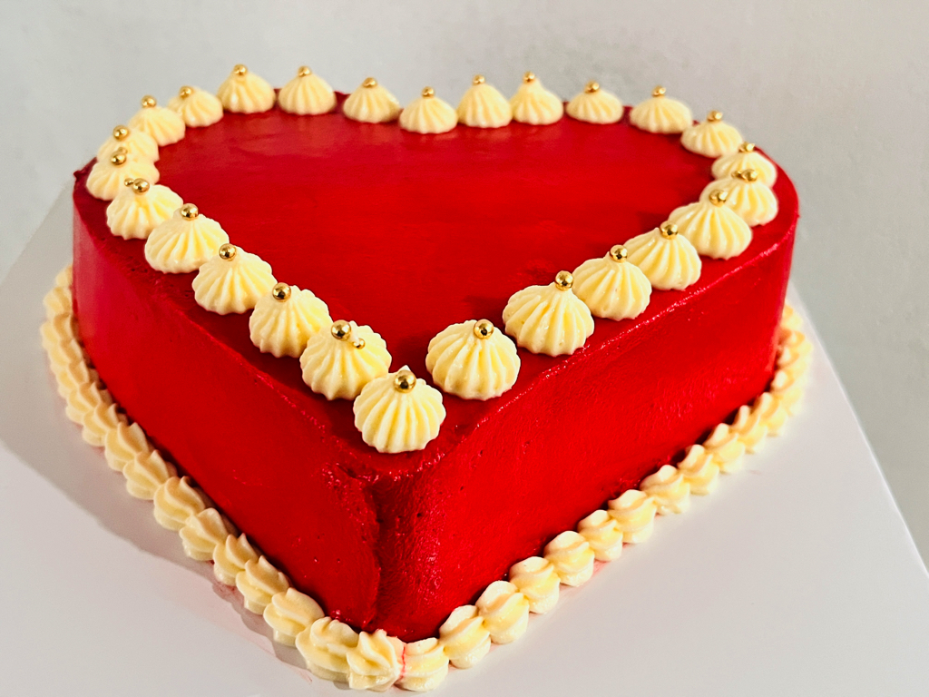 Red Velvet Heart Cake - 500g gallery image