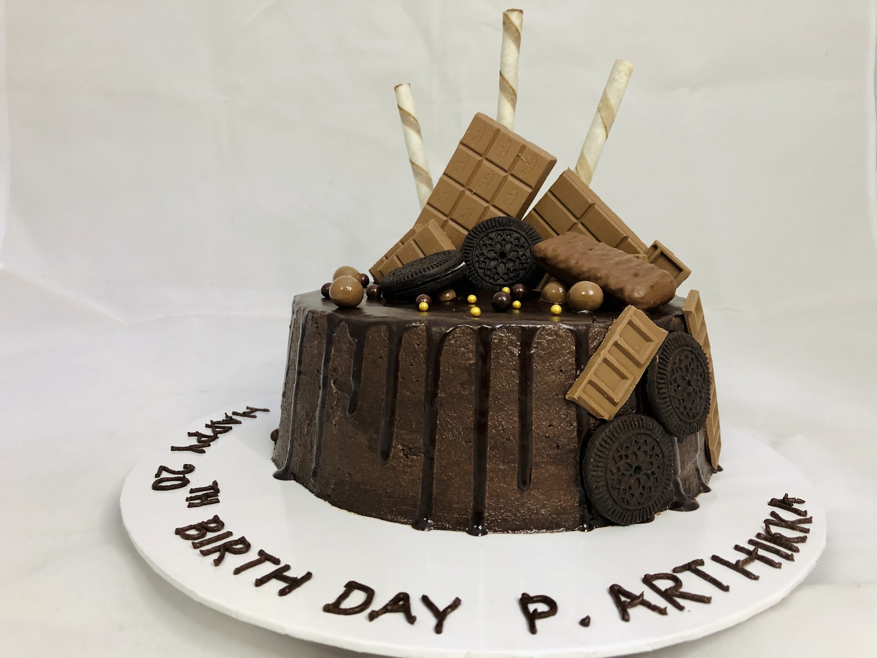Drip cake for Chocolate Haters - 1kg Cake gallery image