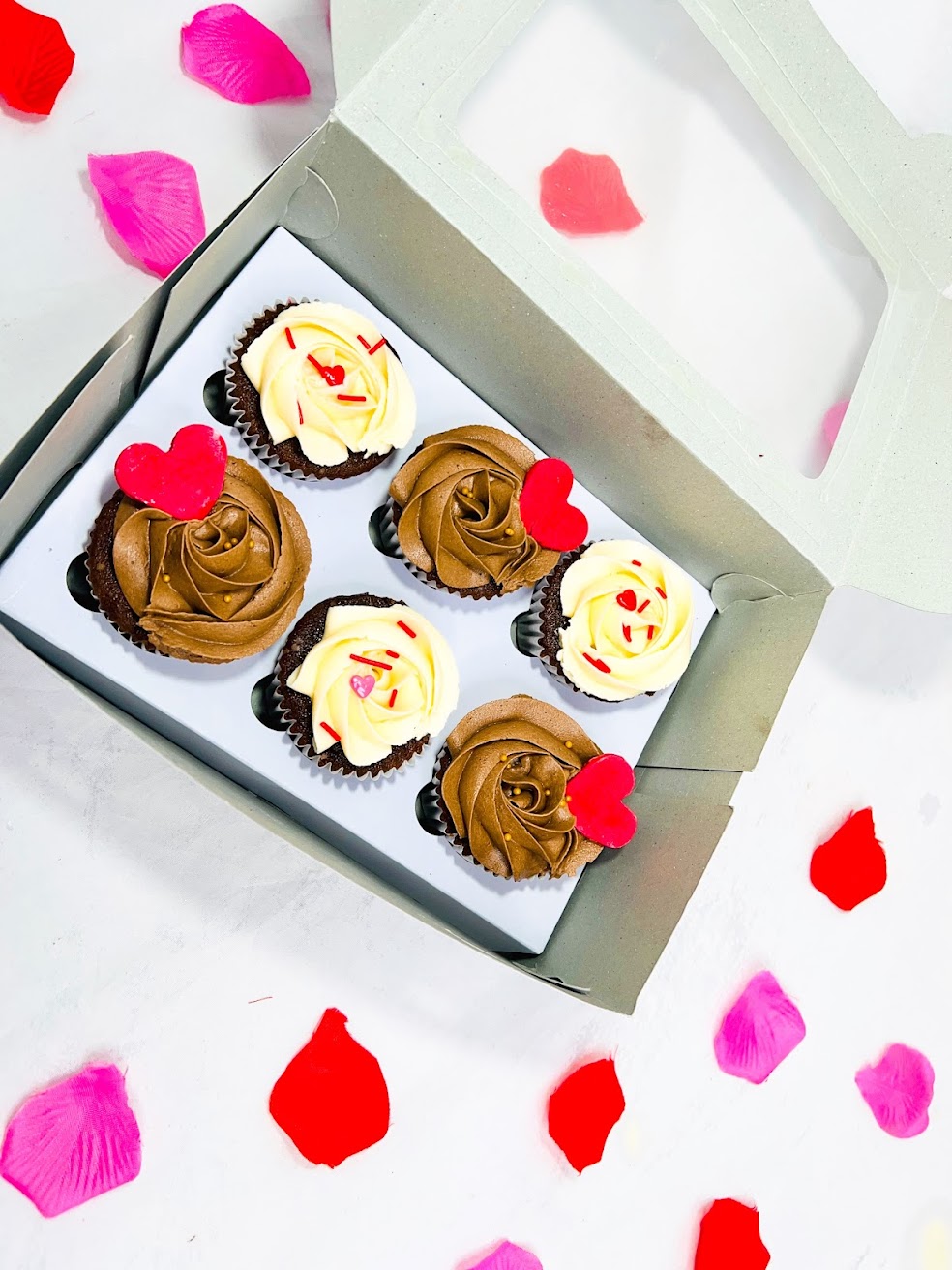 Valentines Cup Cake - 6 PCS gallery image