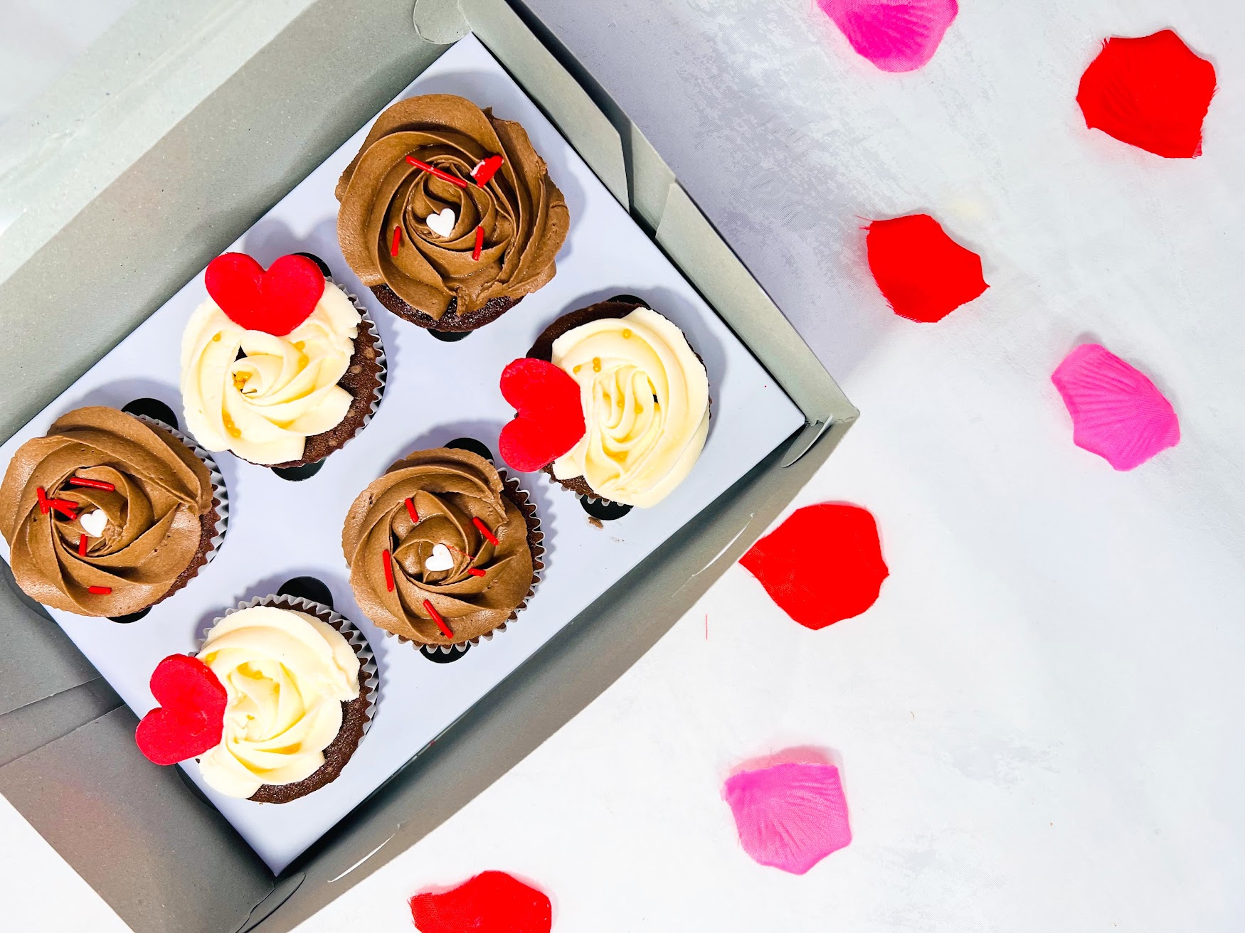 Valentines Cup Cake - 6 PCS gallery image